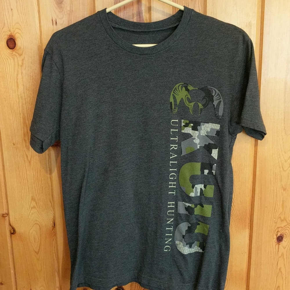 Men's KUIU hunting tshirt sz Med.